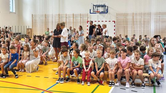 Niż demograficzny postępuje, ale likwidacja szkół nie jest rozwiązaniem