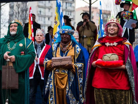 Kłaniajcie się Królowie… Kłaniajcie się Królowie…