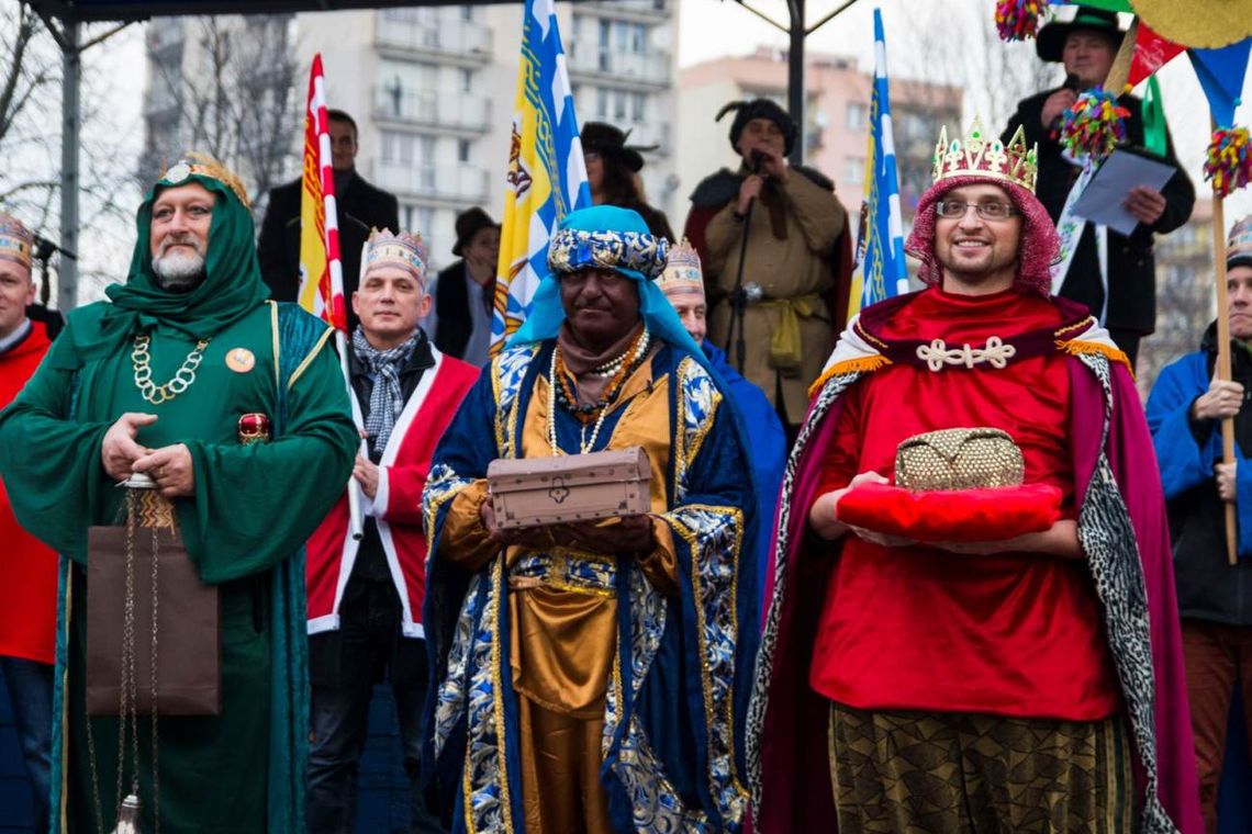 Kłaniajcie się Królowie…