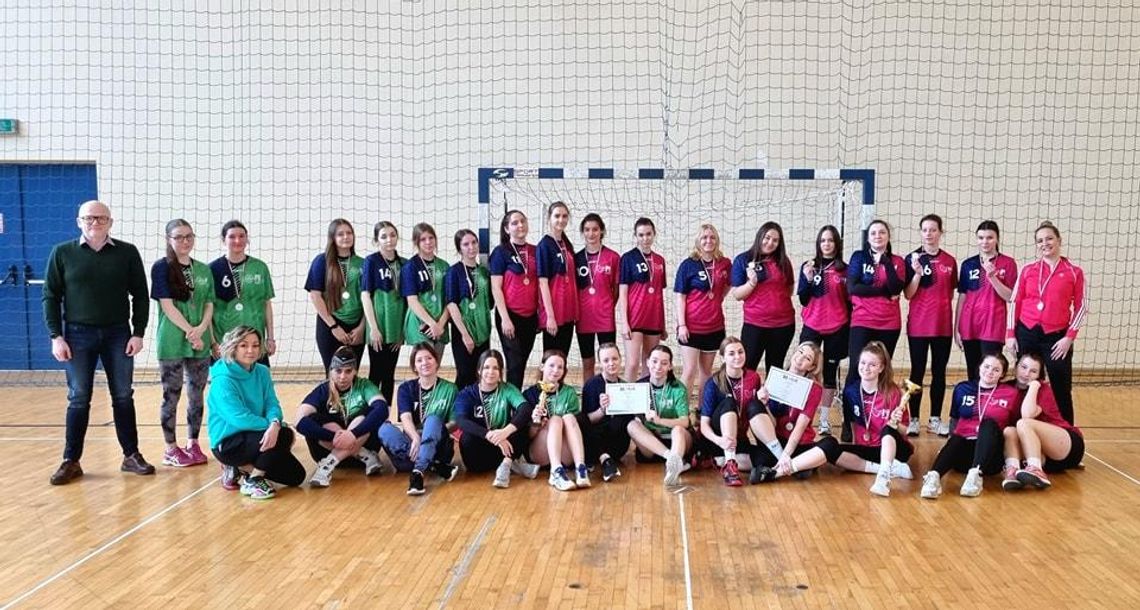 Uczennice I LO mistrzyniami Mysłowic w handballu