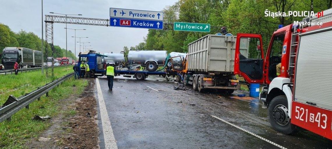 Zderzenie trzech ciężarówek 